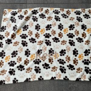 Kleedje cremé pootjes